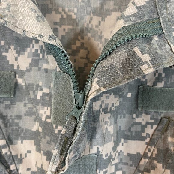 SOLD Army Combat Uniform Coat EUC Men's Size Medium / Large - Picture 3 of 11